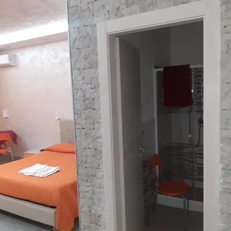 לינה וארוחת בוקר La Colonna 4*