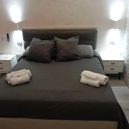 Alojamento de Acomodação e Pequeno-almoço La Colonna 4*