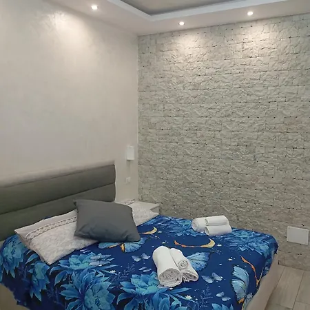 La Colonna לינה וארוחת בוקר קרוטונה