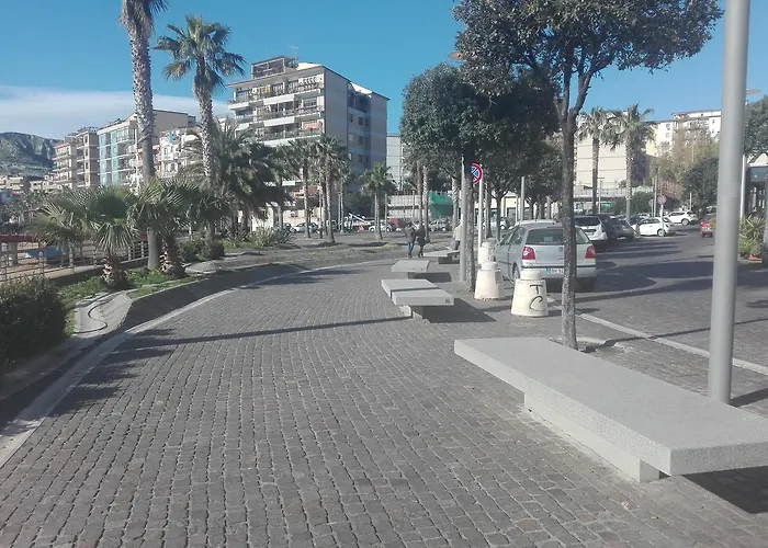 Alojamento de Acomodação e Pequeno-almoço La Colonna 4*