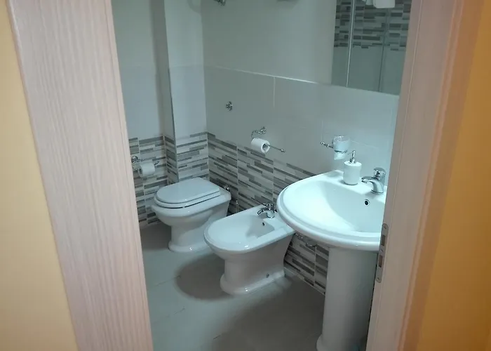 Alojamento de Acomodação e Pequeno-almoço La Colonna 4*