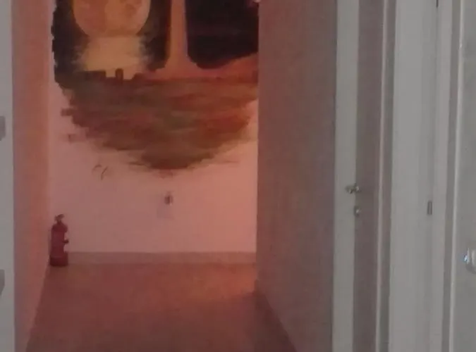 Alojamento de Acomodação e Pequeno-almoço La Colonna 4*